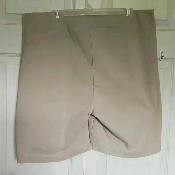 Women's  Lily Morgan Plus Size Stretchy Beige Dress Shorts - Size 1x - Picture 6 of 9